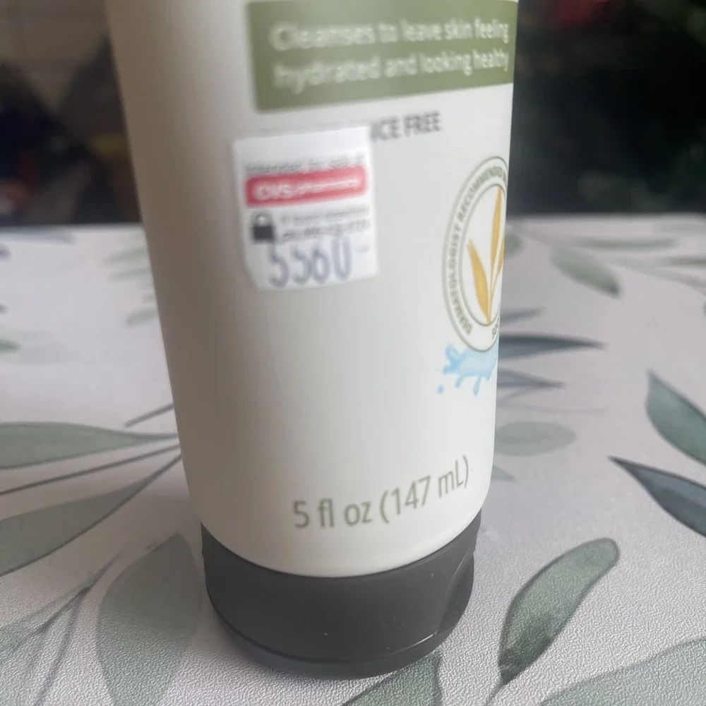 Aveeno Daily Moisturizing Facial‎ Cleanser for Dry Skin  5 fl oz.